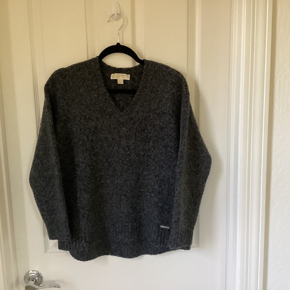 Michael Kors charcoal V neck sweater size S - Picture 3 of 7